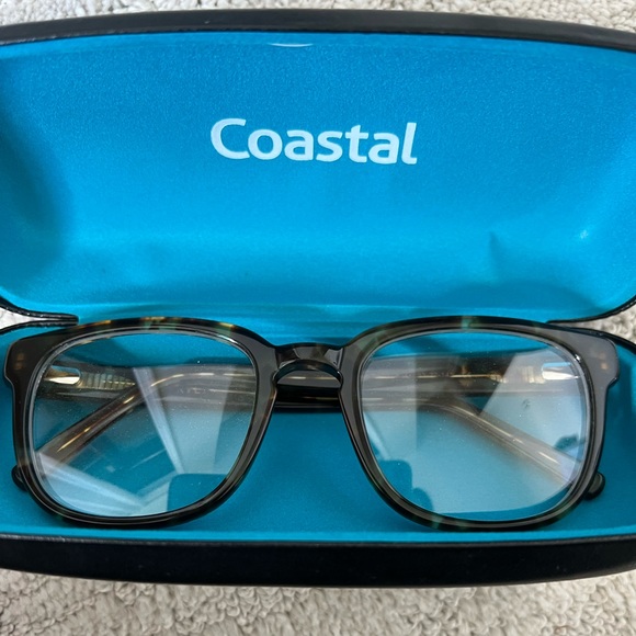Accessories - Never worn brown tortoise Coastal glasses